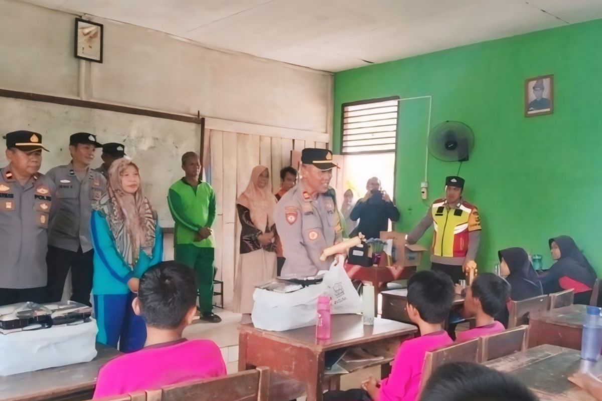 Pelajar SD di OKU tersentuh program makan siang gratis