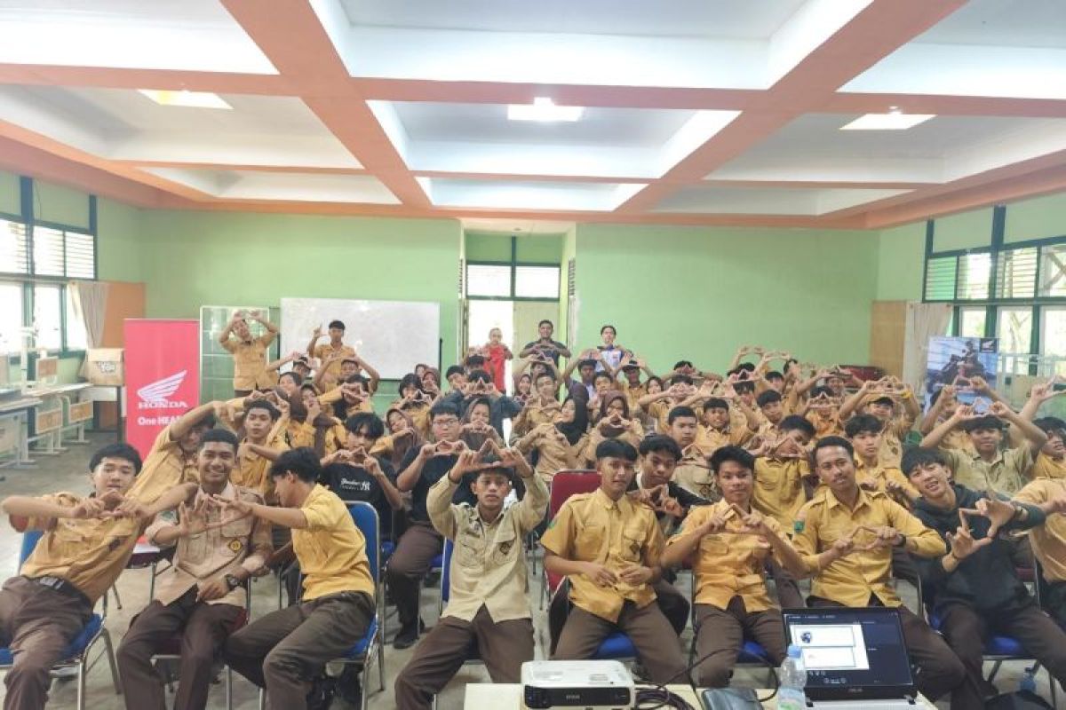 Satu Tujuan, Satu Langkah #Cari_aman bersama SMAN 5 Pontianak