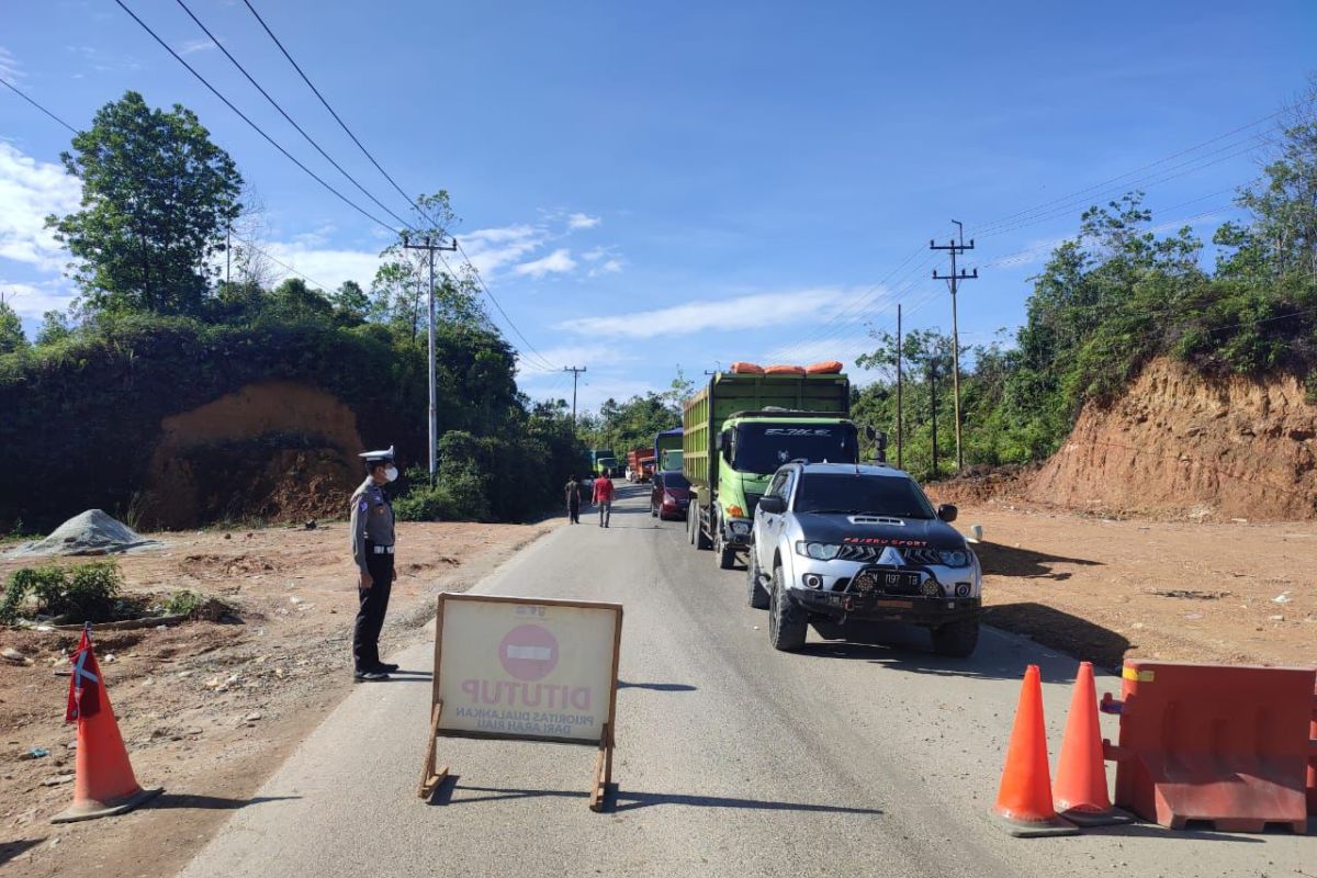 Jalan Lintas Riau-Sumbar masih perbaikan, sistem buka tutup diberlakukan