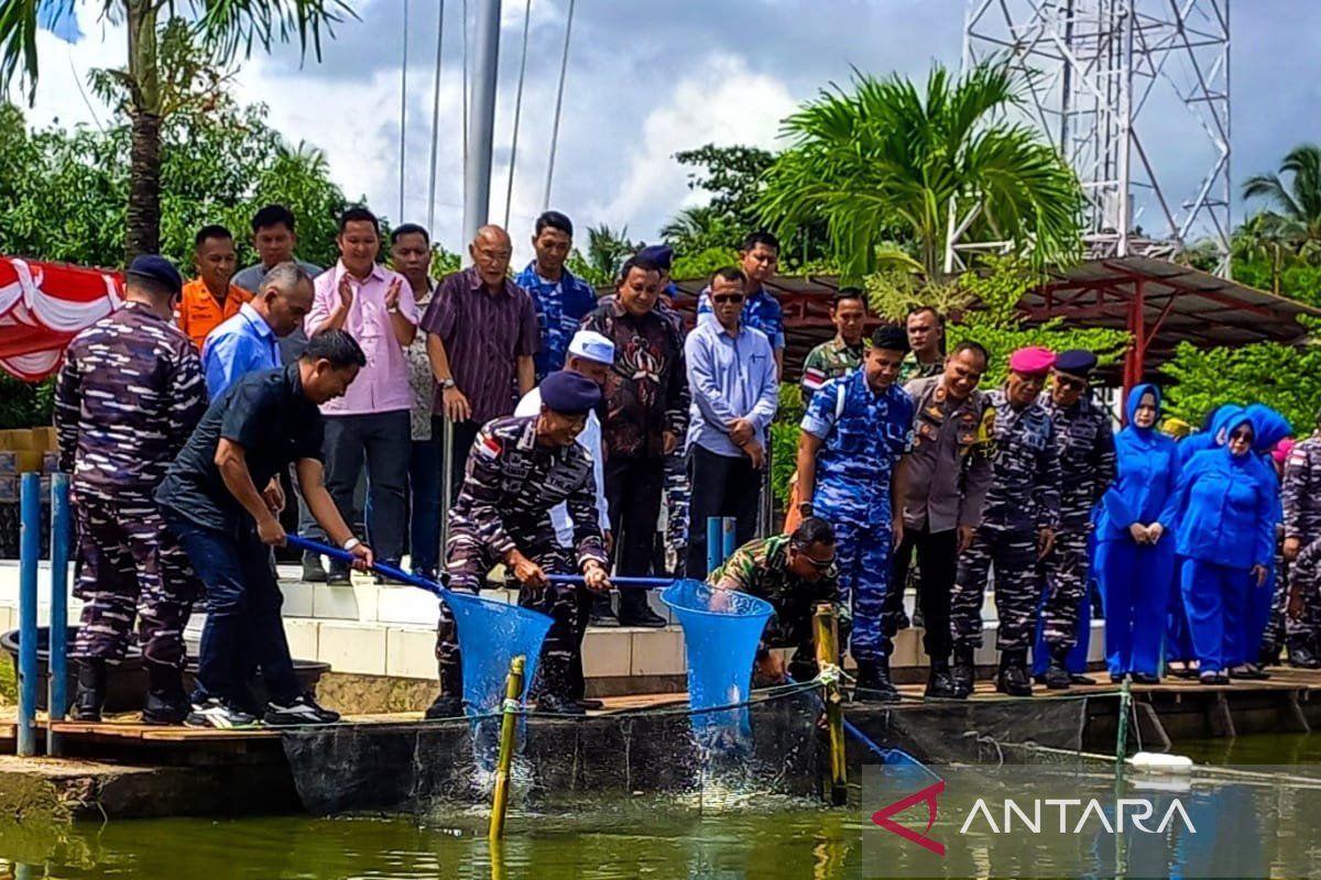 Lanal Ranai Natuna  panen 3.500 ekor ikan air tawar