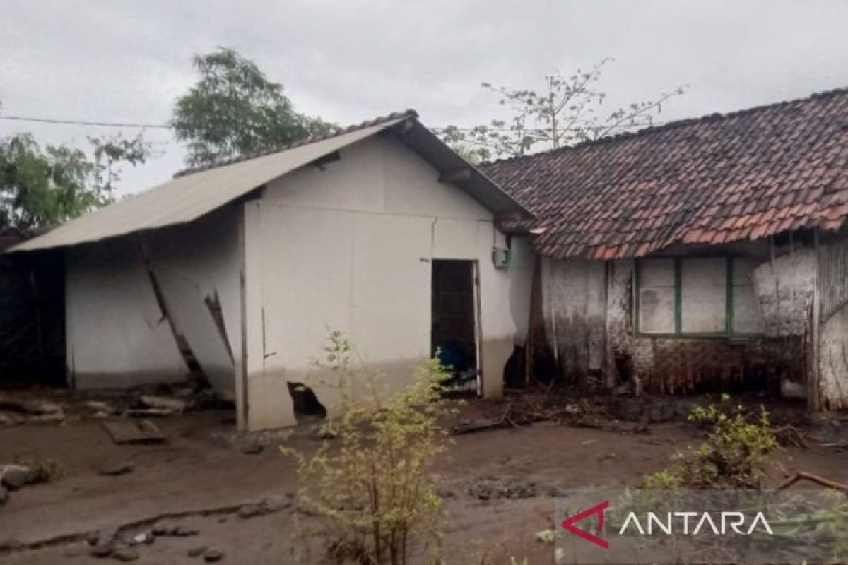 BPBD tangani banjir bandang terjang kawasan Taman Nasional Baluran