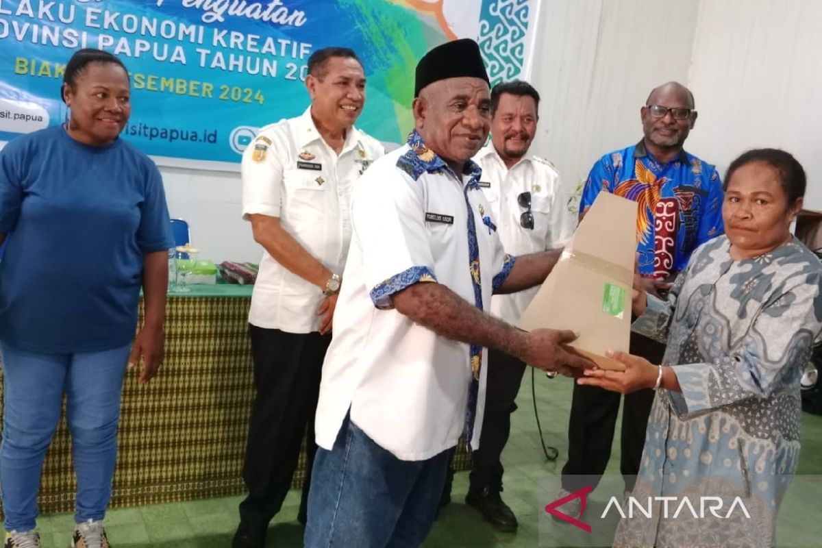 Disperindag Biak latih ketrampilan sabut kelapa untuk warga OAP