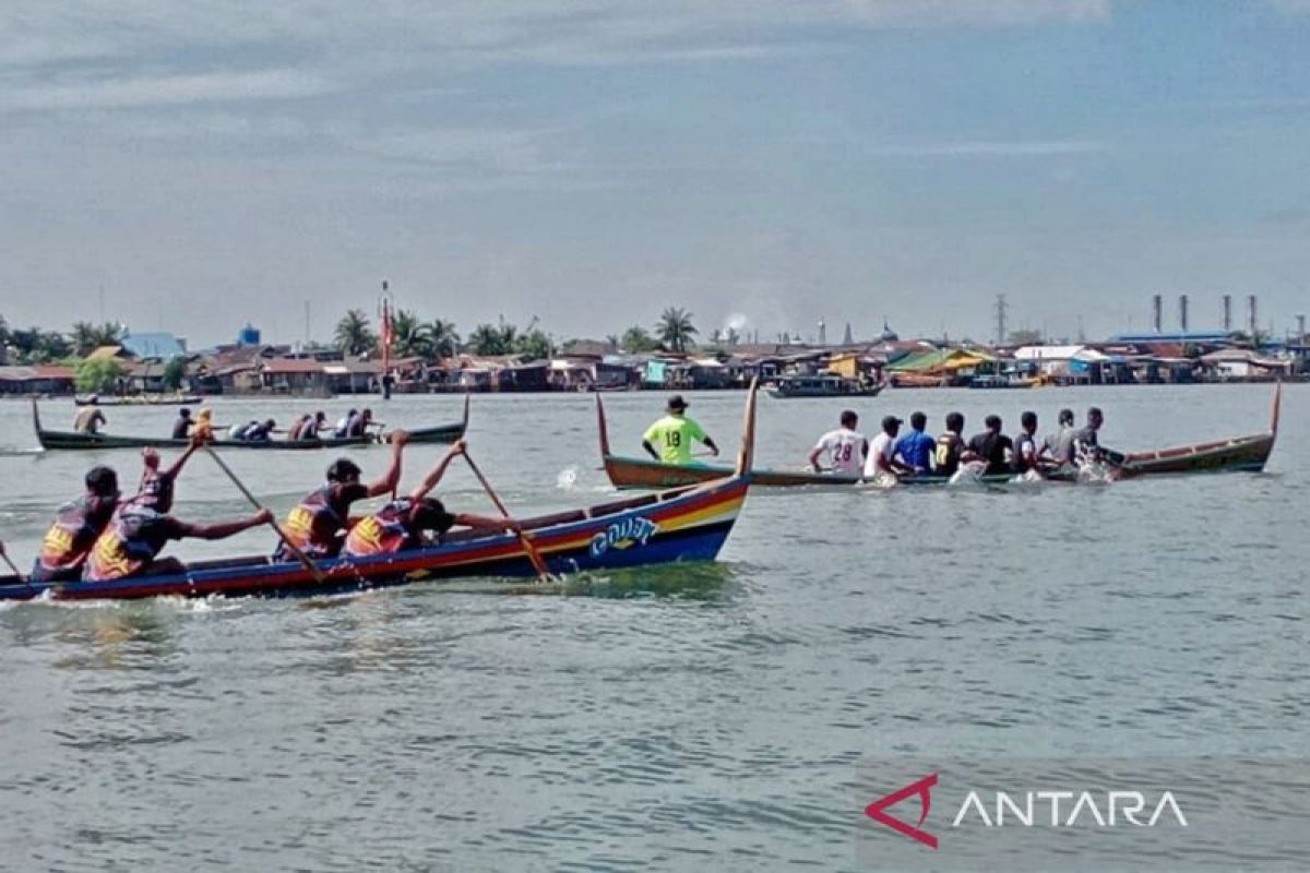 Pemkot Medan dukung lomba dayung sampan pesisir