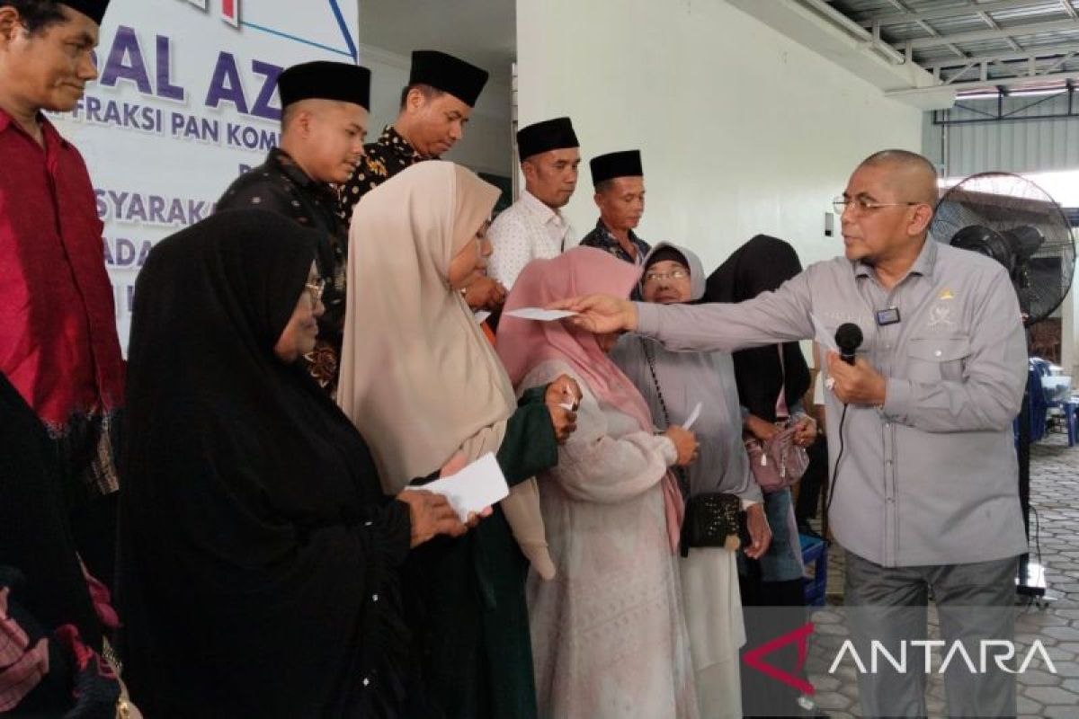 Anggota DPR RI dari Padang Pariaman sumbangkan 100 persen gaji untuk pemandi jenazah