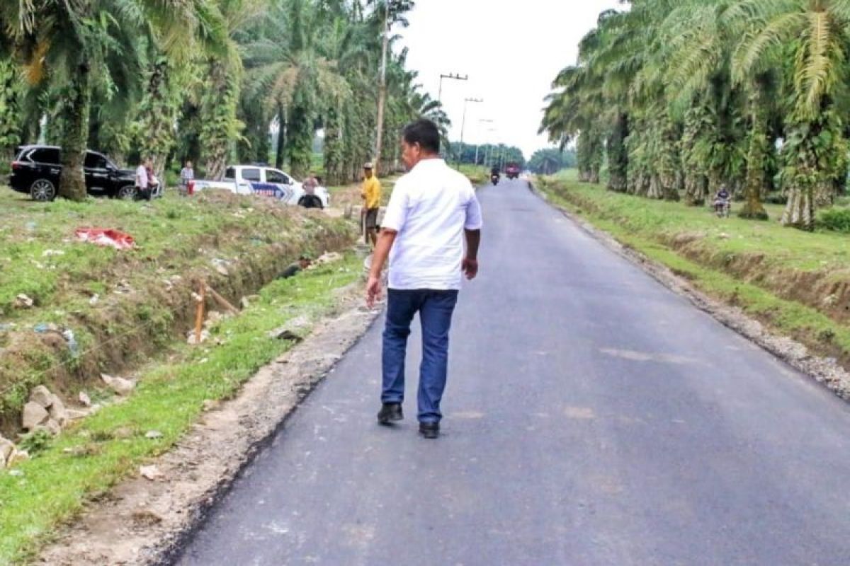 Jalan penghubung dua kecamatan di Simalungun diperbaiki