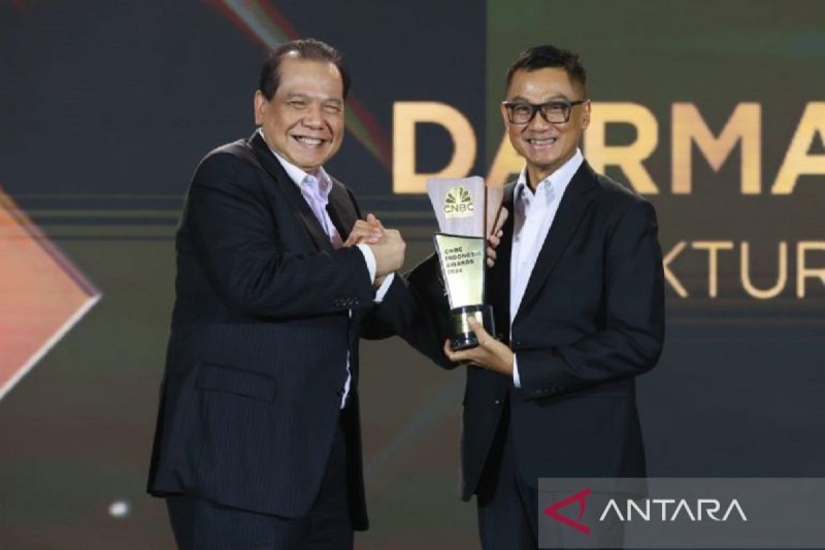 Hattrick! Dirut PLN Darmawan Prasodjo Kembali Dinobatkan Jadi CEO Of The Year 2024