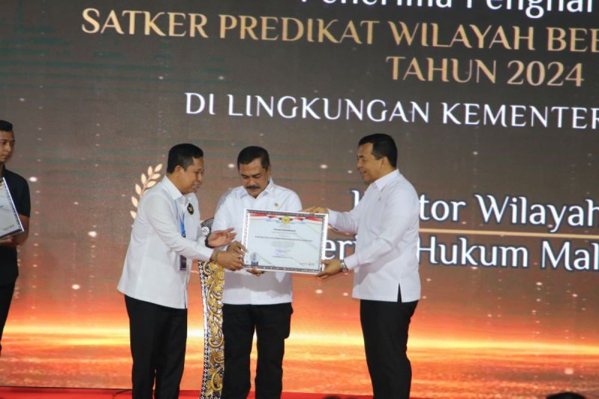 Kanwil Kemenkumham Kepri terima predikat wilayah bebas dari korupsi 2024