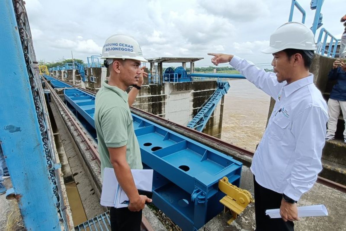 Antisipasi banjir, perbaikan Bendungan Gerak Bojonegoro dikebut