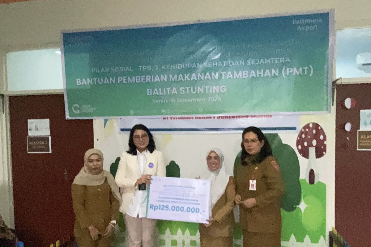 PT. Angkasa Pura Bandara Pattimura Ambon salurkan bantuan makanan bagi balita stunting