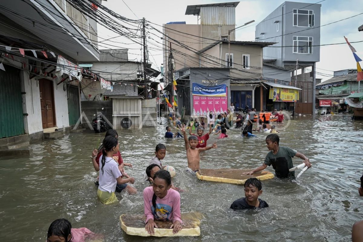 BPBD DKI Optimalkan Upaya Atasi Banjir Rob Di Jakarta - ANTARA News