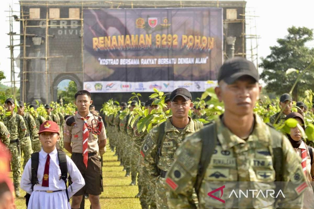 Pangkostrad pimpin penanaman 9.292 pohon di Madivif 3 Kostrad Gowa