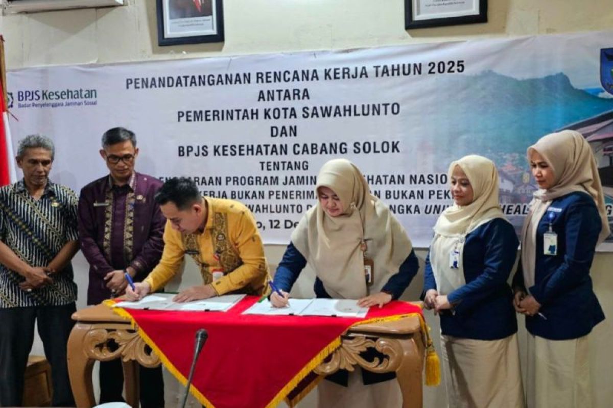 Komitmen Berikan Jaminan Kesehatan Masyarakat, Pj Walikota Sawahlunto Teken Rencana Kerja Tahun 2025