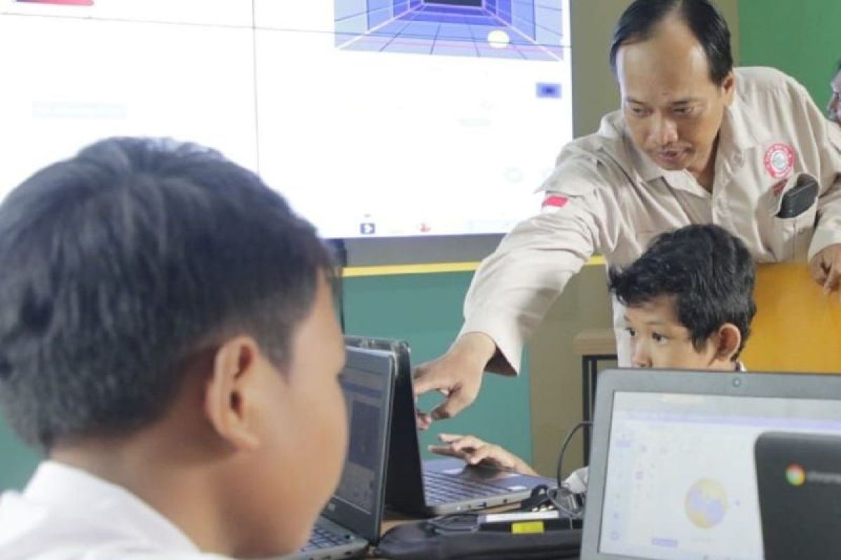 Tingkatkan kemampuan digital, siswa SDN Kota Madiun belajar coding