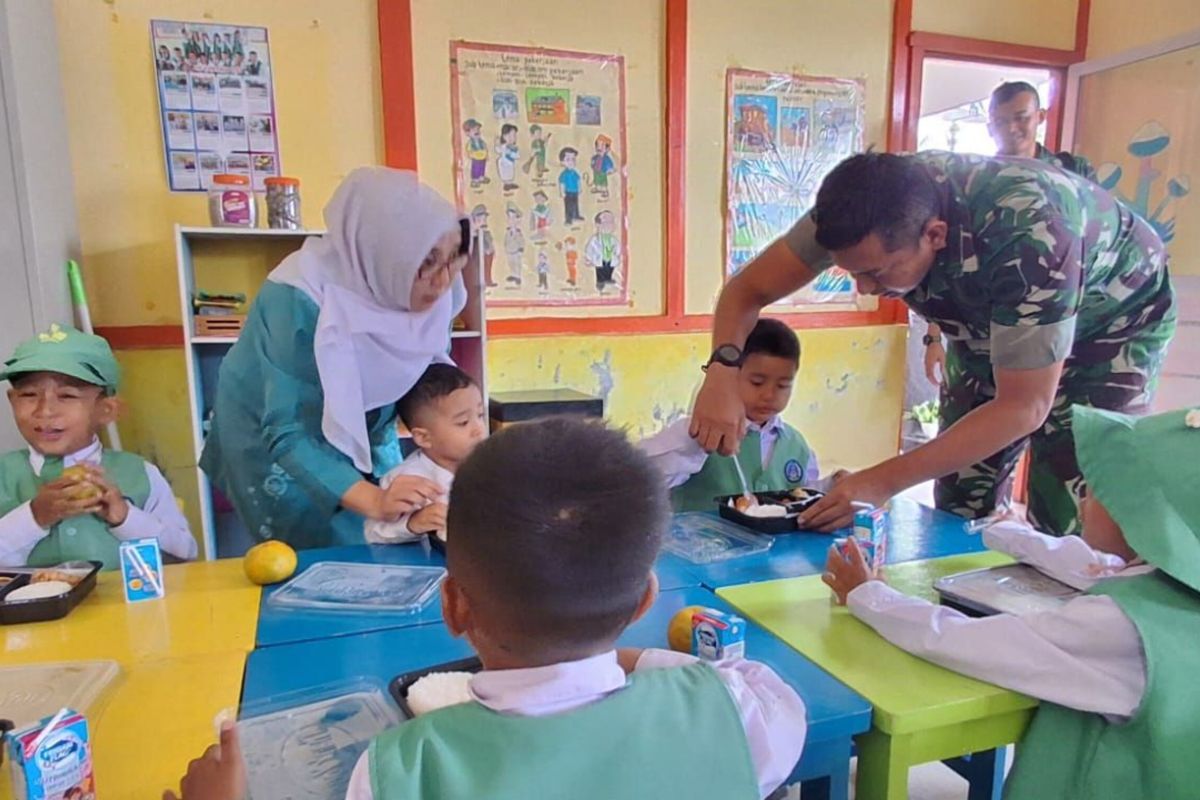 TNI Kodim 0304/ Agam uji coba Program Makan Gratis di Bukittinggi