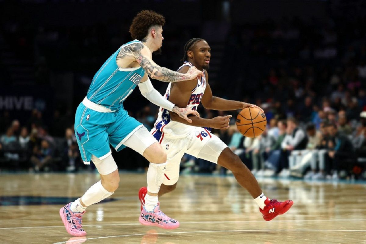 Tyrese Maxey-Paul George bawa 76ers kalahkan Hornets 121-108