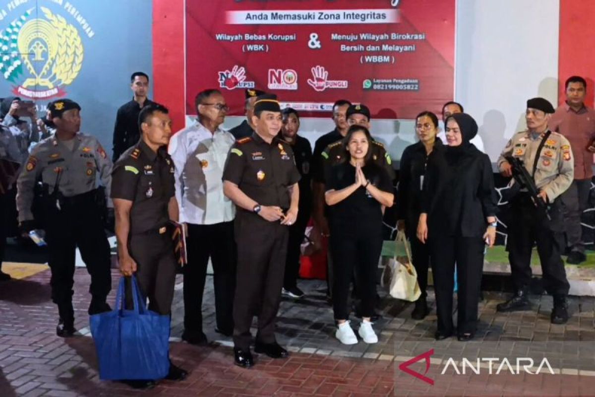 Mary Jane berangkat dari Lapas Pondok Bambu ke Bandara Soetta