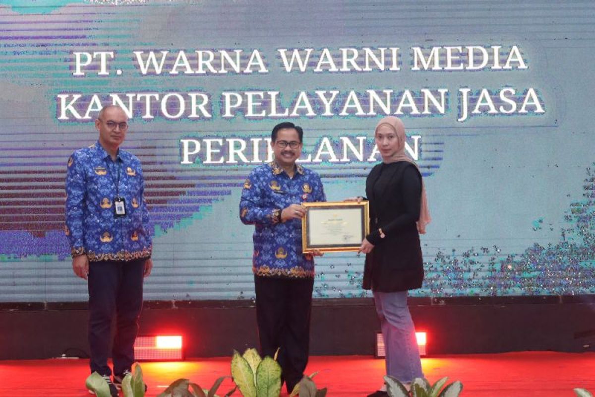 Pemkot Surabaya beri penghargaan 27 pelaku usaha jaga lingkungan