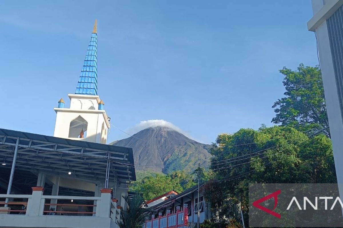 Badan Geologi catat 35 kali gempa embusan Gunung Karangetang di Sitaro