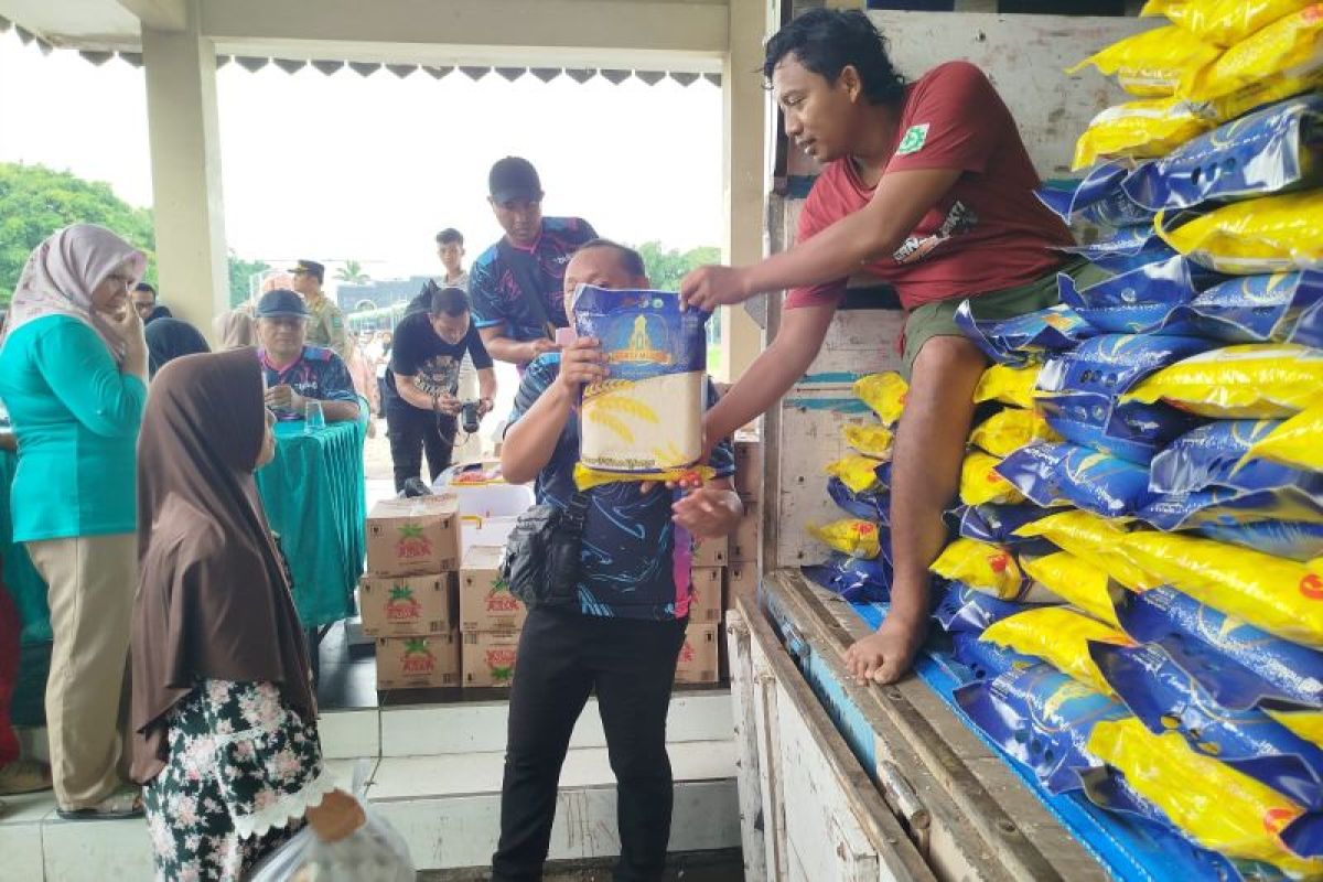 Jelang Natal dan tahun baru, Pemkab Ponorogo gelar pasar murah sembako