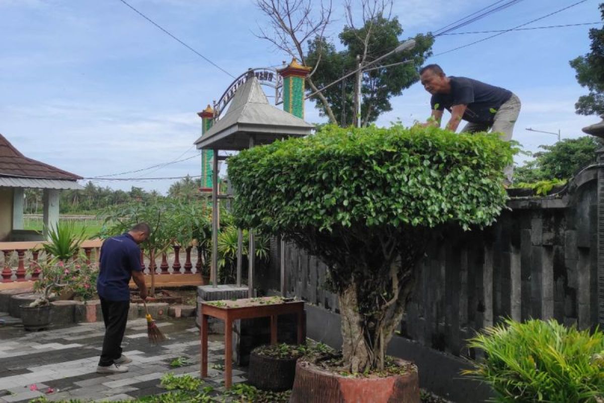 Kemenag Kulon Progo laksanakan bersih rumah ibadah lintas agama