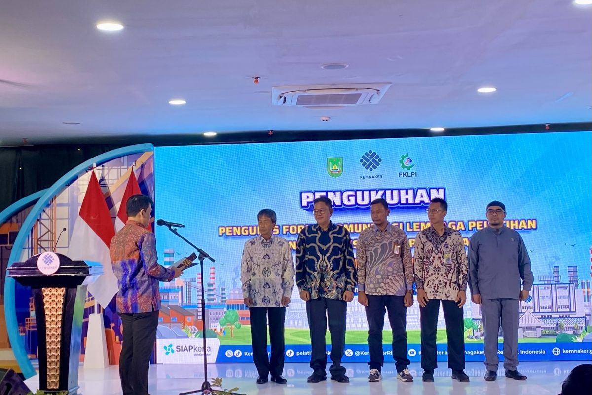 Kemnaker kukuhkan Forum Komunikasi Lembaga Pelatihan Industri di Kota Batam