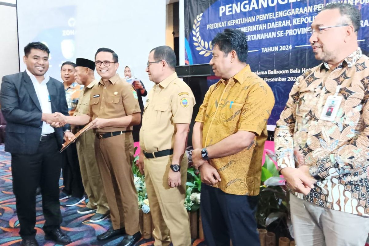 Pemprov Malut minta kabupaten/kota meningkatkan pelayanan publik