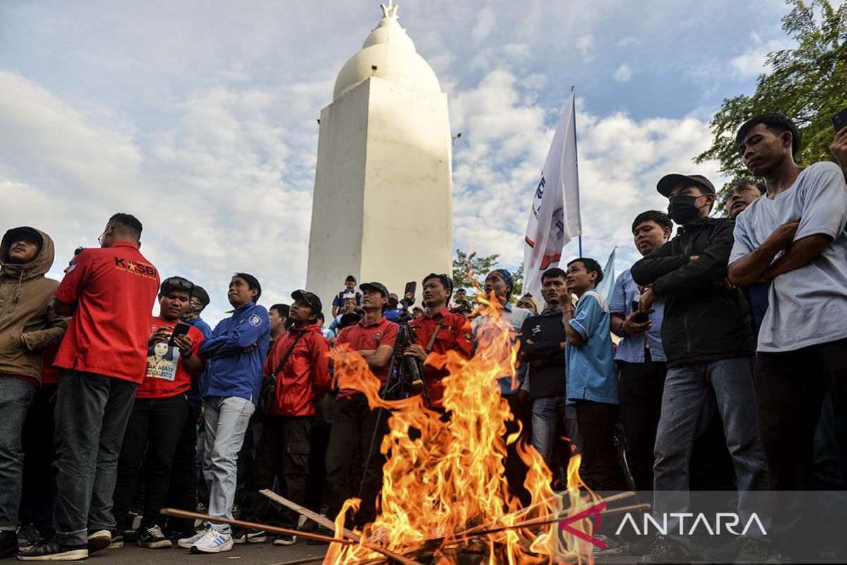 Unjuk rasa buruh di Banten