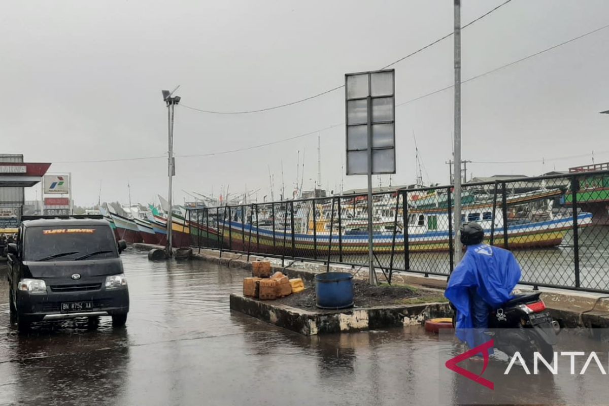 Banjir dob 40 cm rendam halaman Kantor PPN Tanjungpandan