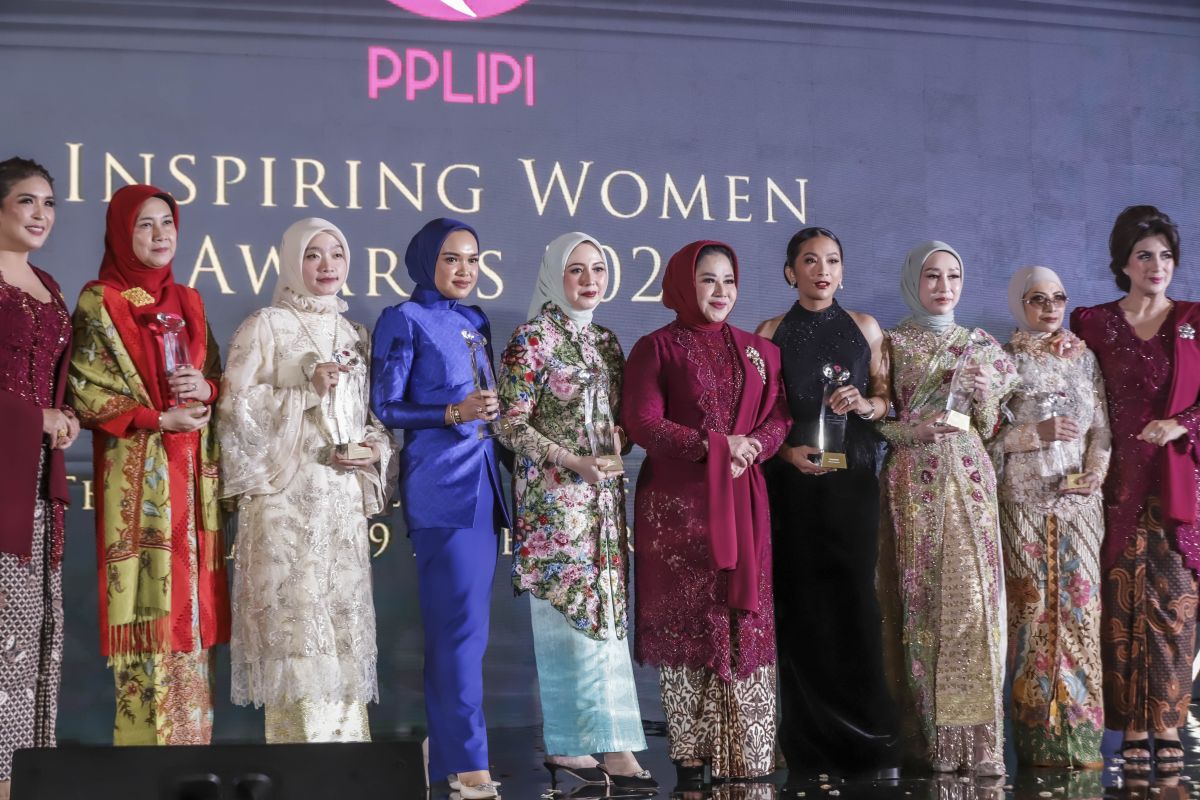 Tokoh pemberdayaan perempuan dapat angugerah dari PPLIPI terakit Inspiring Women