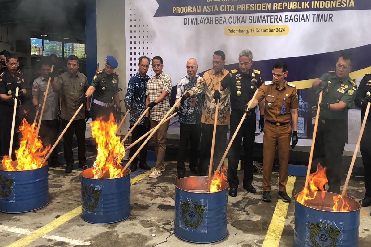 Bea Cukai Sumbagtim musnahkan barang hasil penindakan yang rugikan negara Rp140,7 miliar