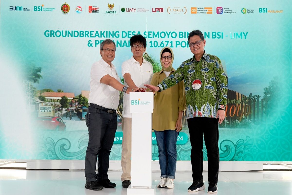 Perkuat implementasi ESG, BSI kembangkan ekonomi dan tanam pohon di Desa Semoyo Yogyakarta.