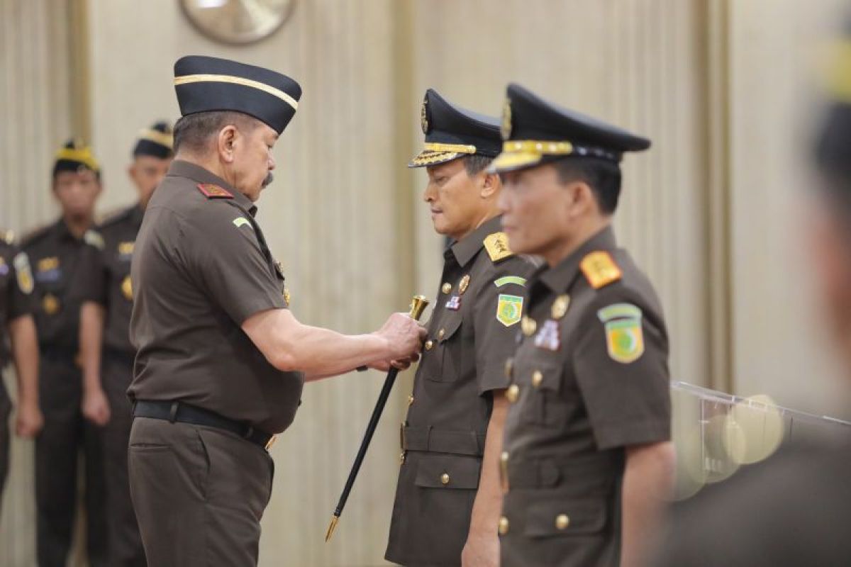 Jaksa Agung Burhanuddin lantik Jamwas dan Kabadiklat baru