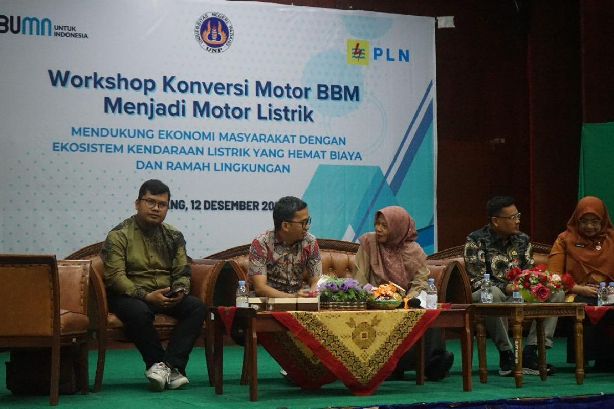 Jelang Nataru, PLN UID Sumbar Dorong Transformasi Kendaraan Listrik Melalui Worshop Konversi Motor Listrik