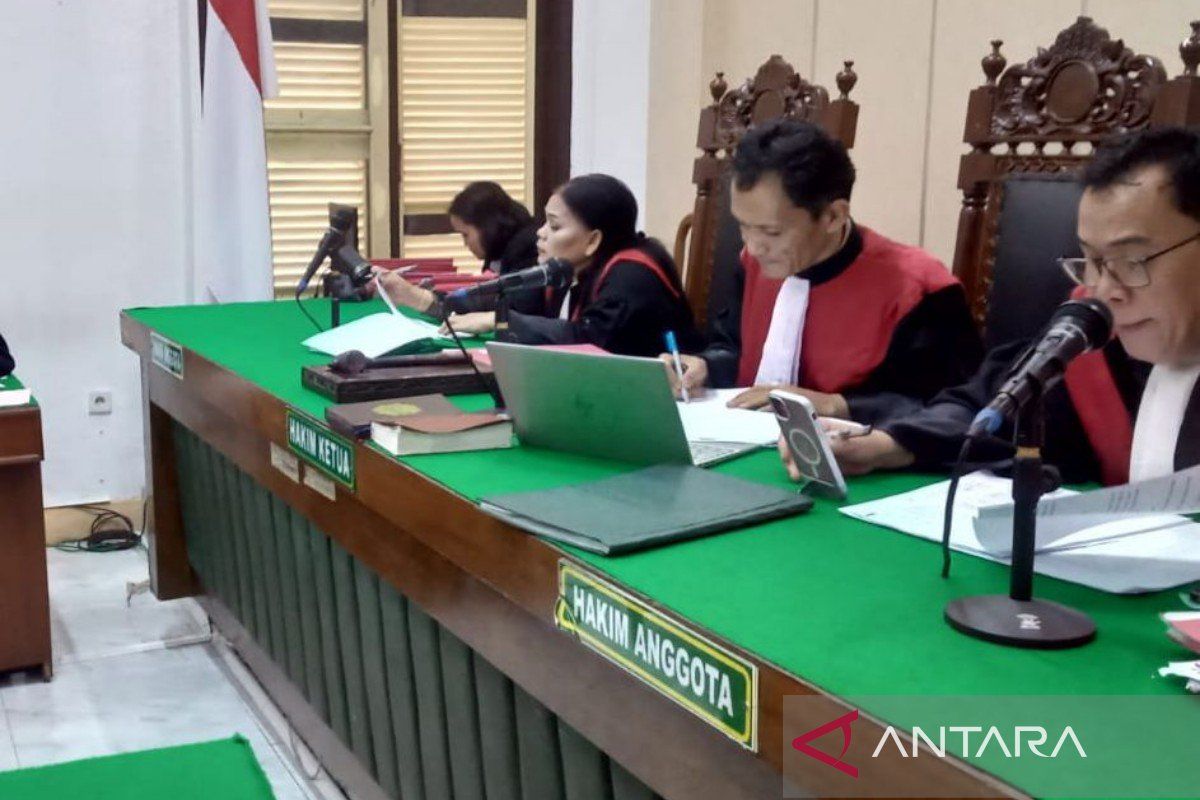 Terdakwa perdagangan burung kakatua jambul kuning divonis dua tahun penjara