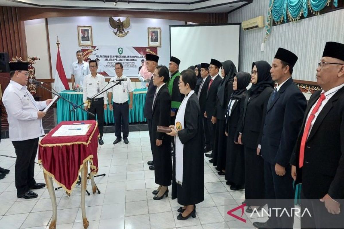 Bupati Kotim instruksikan permudah perizinan investasi