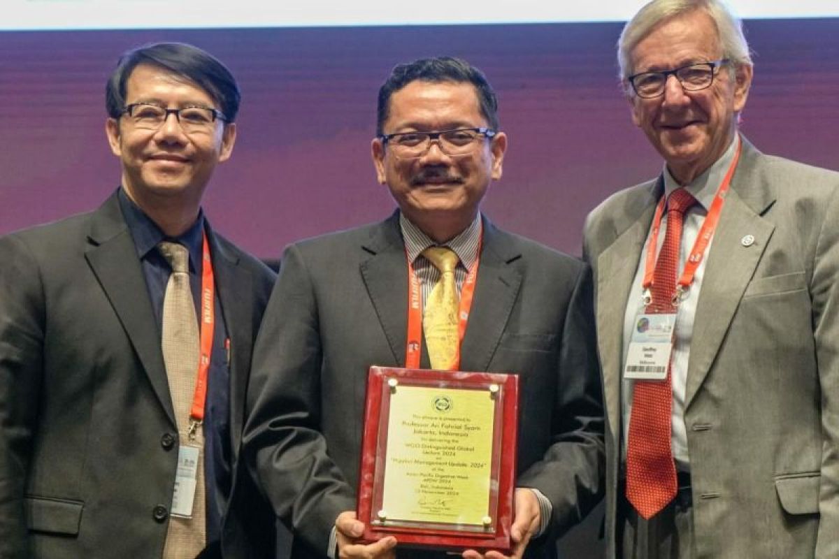 Dekan FKUI terima penghargaan world Gastroenenterology Organization