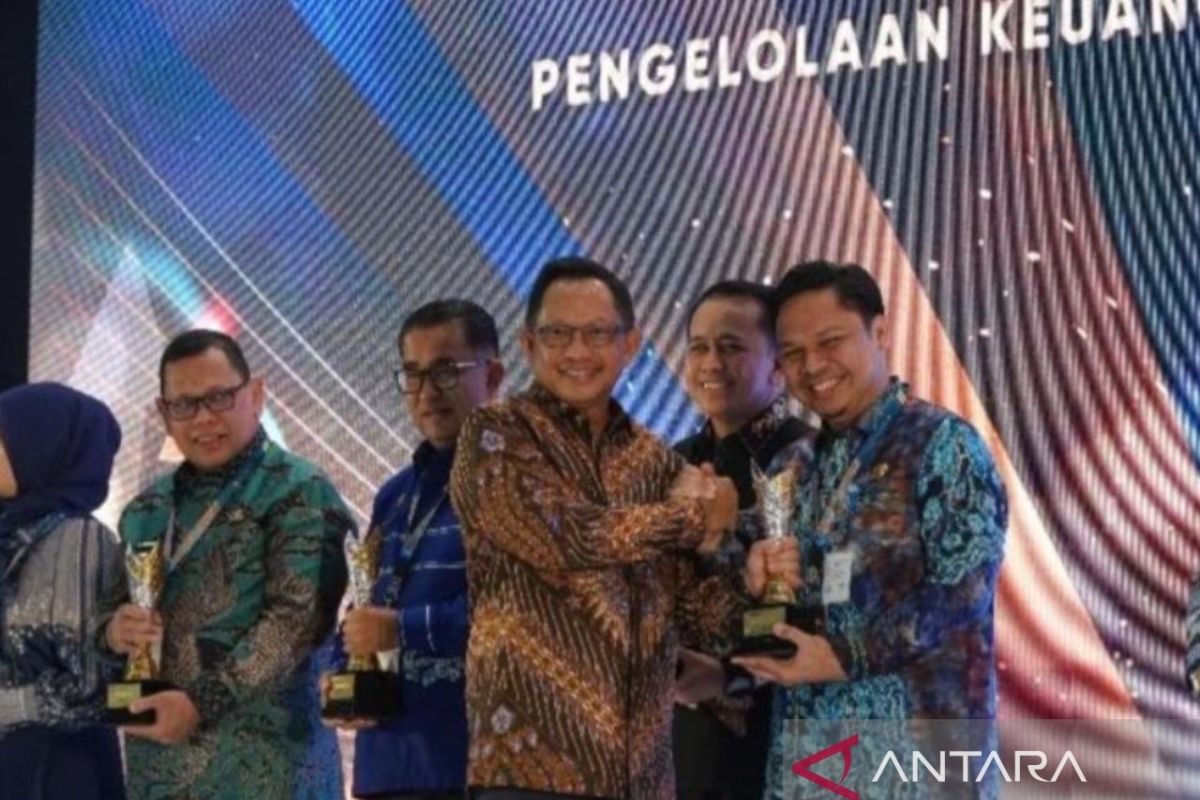 South Kalimantan bags three APBD Awards 2024