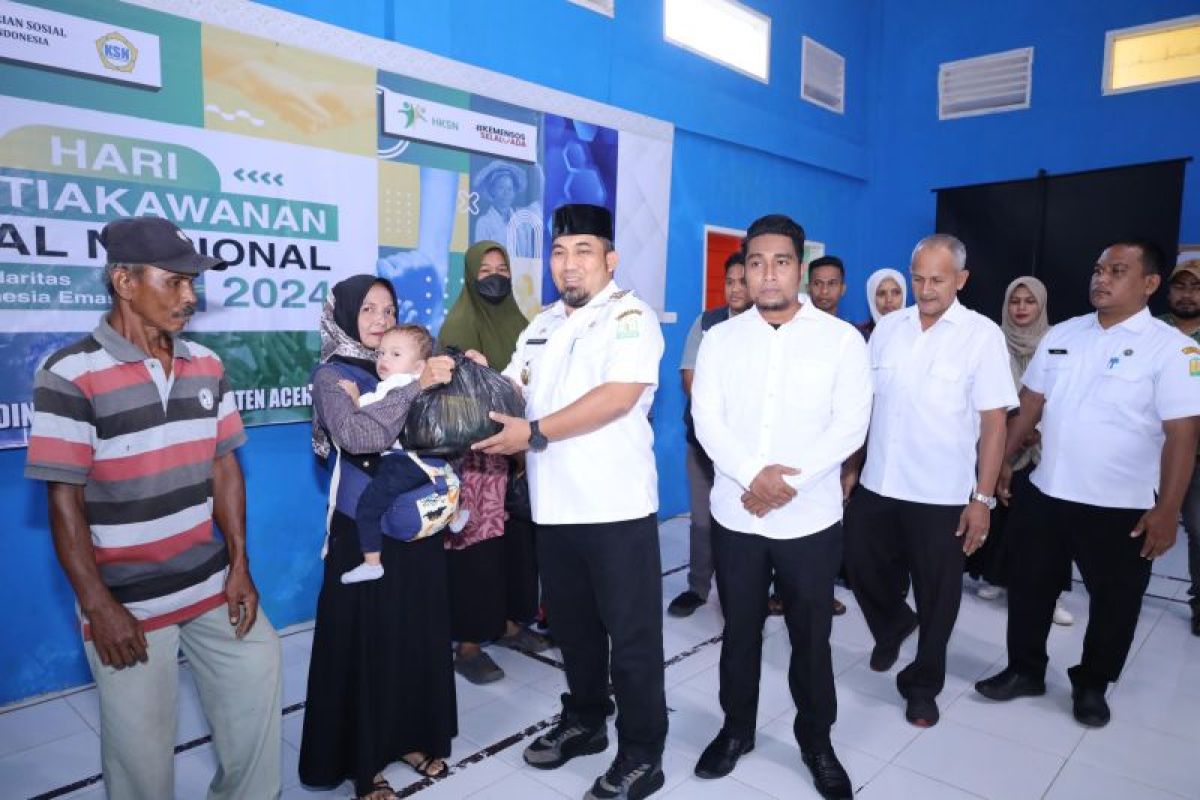 Pemkab Aceh Besar salurkan bantuan sosial kekuarga kurang mampu