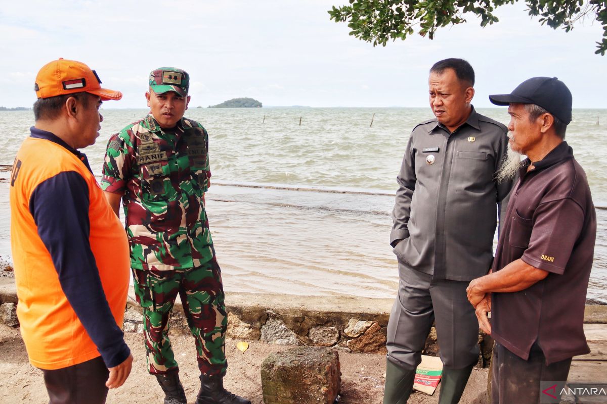 Belitung bangun tanggul penahan ombak antisipasi rob susulan