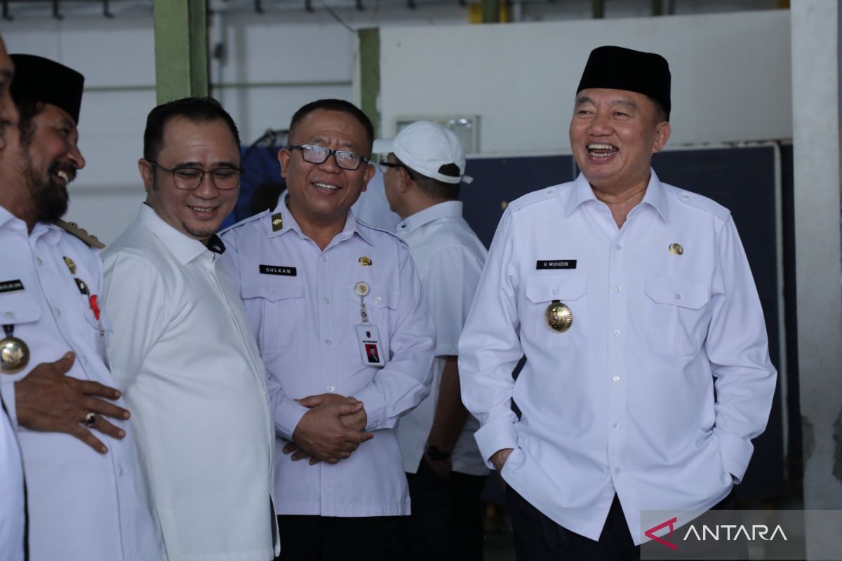 Gubernur  Kalsel H.Muhidin Serahkan DIPA dan TKD 2025 Senilai Rp38.70 Triliun