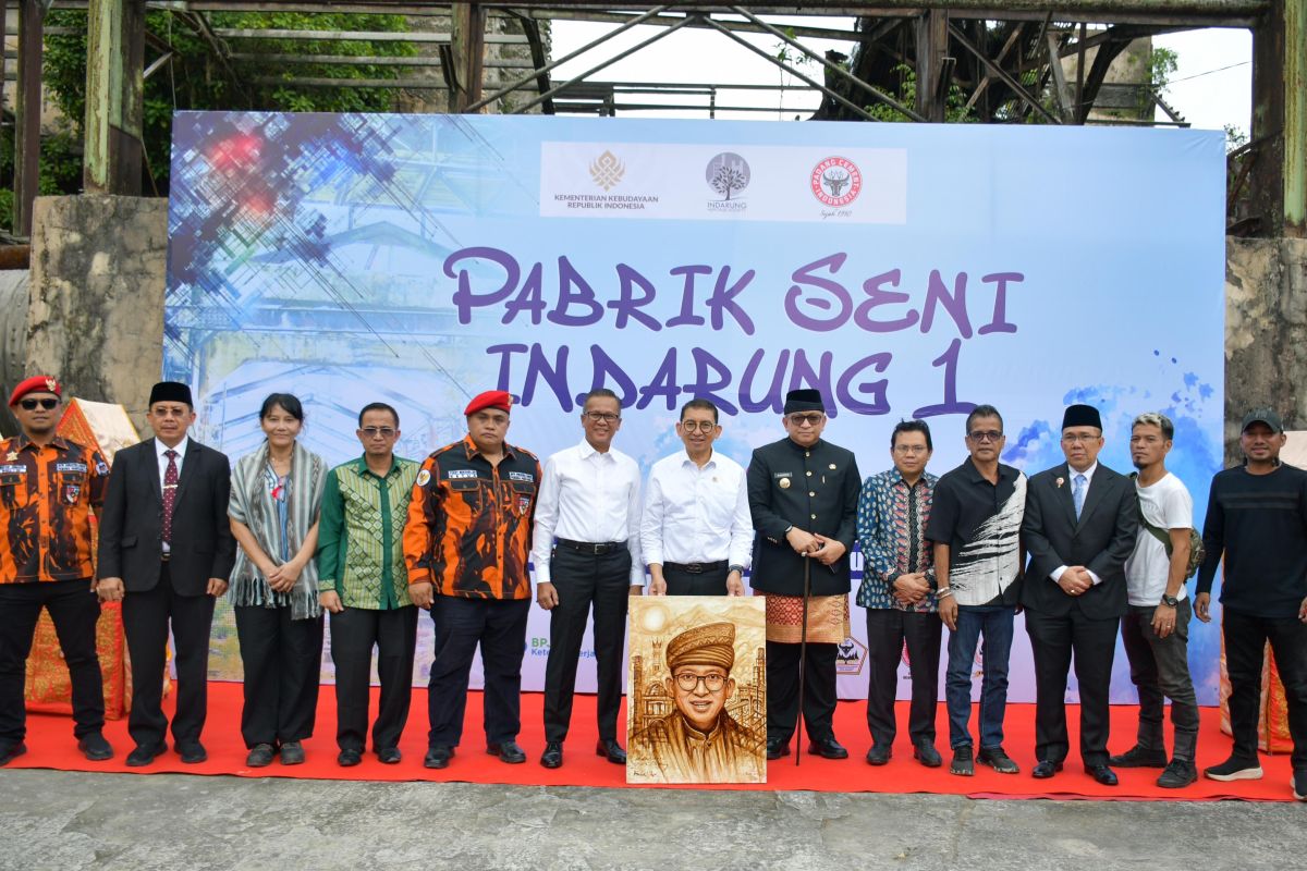 Kunjungan ke PT Semen Padang, Fadli Zon Dorong Pabrik Indarung I Jadi Ruang Kreatif Seni dan Budaya