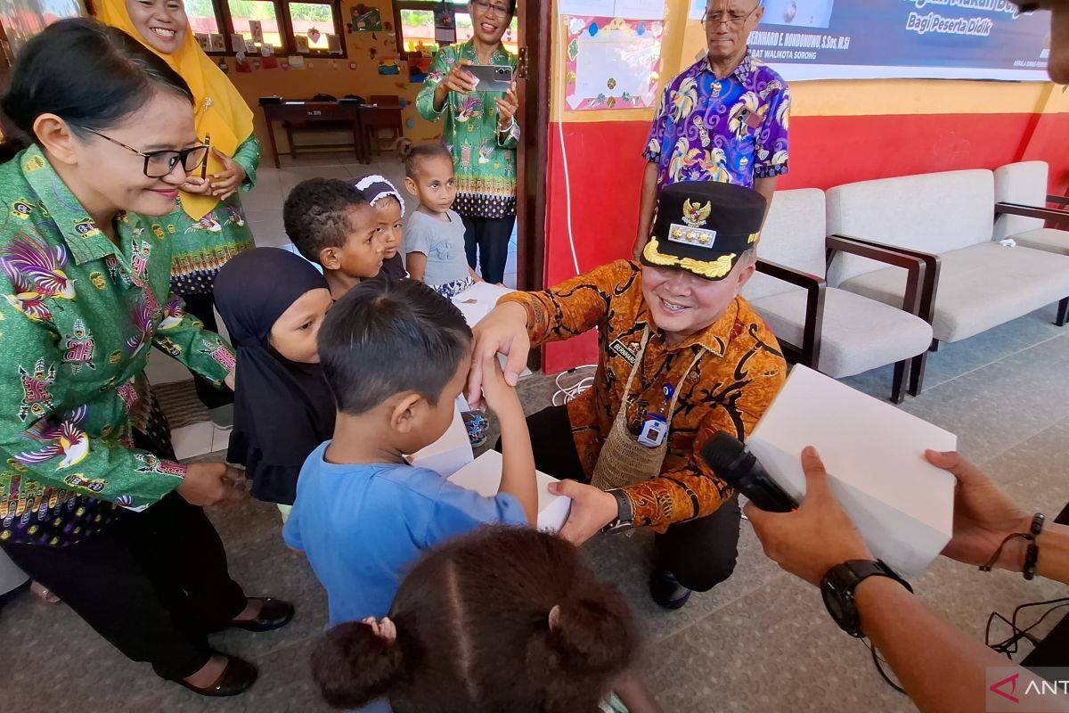 Pemkot Sorong uji coba pemberian makan bergizi gratis di SDN 47