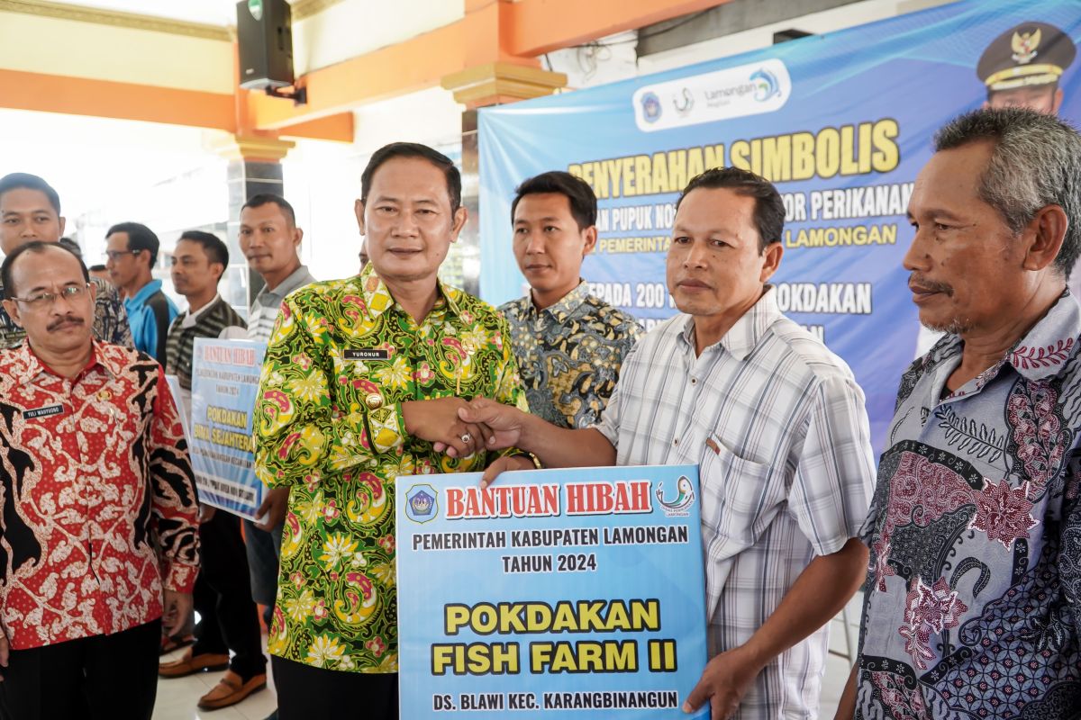 Pemkab Lamongan salurkan bantuan pupuk non-subsidi ke 200 pokdakan