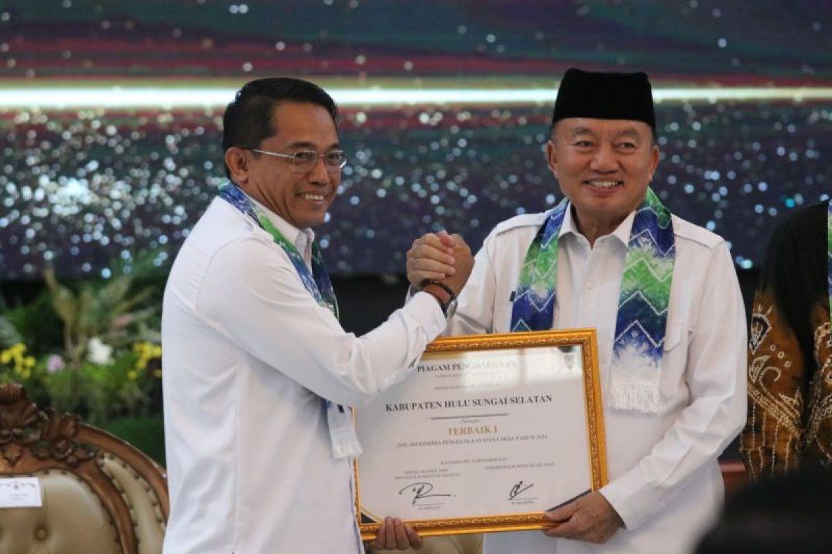 Pemkab HSS raih tiga penghargaan pada penyerahan DIPA dan TKD 2025