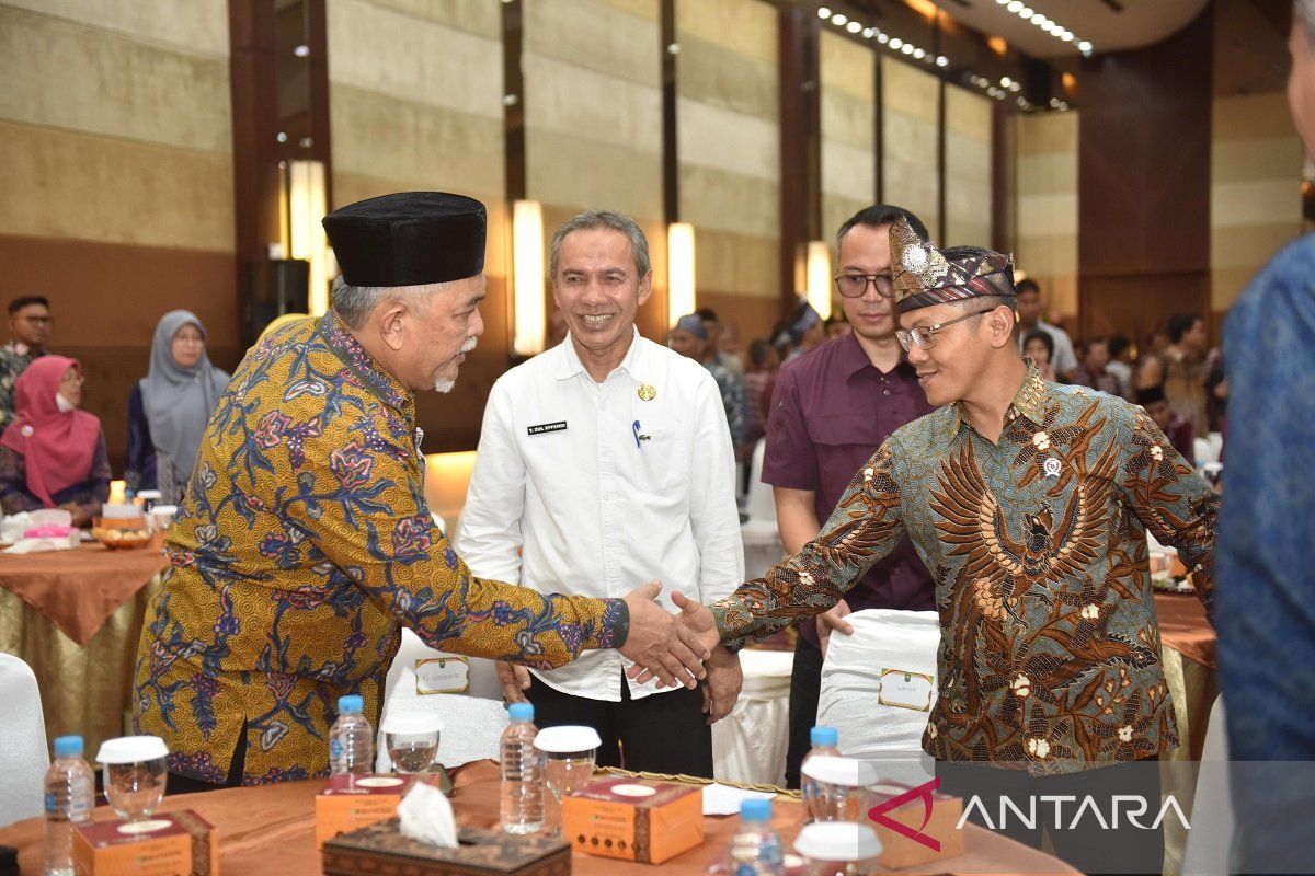 Direksi BRK Syariah bersama Wamen Dikdasmen RI hadiri Milad ke-112 Muhammadiyah