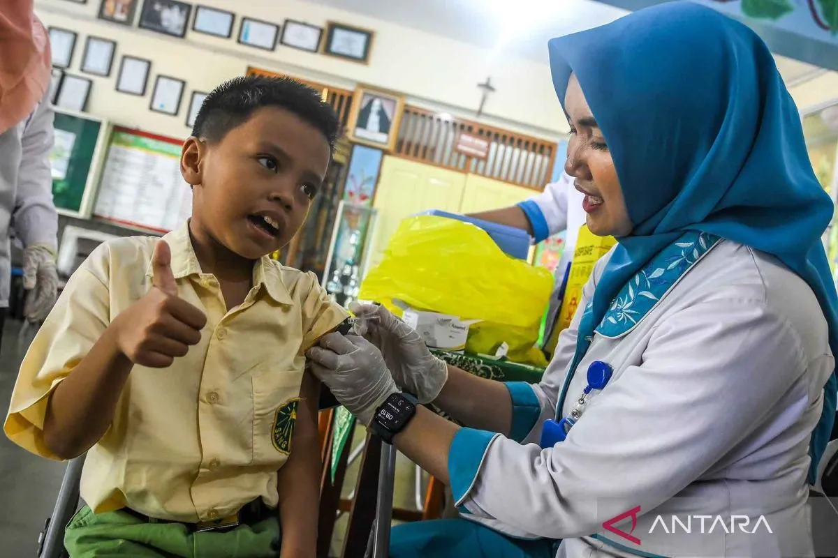 Pakar kesehatan ingatkan warga lengkapi imunisasi anak