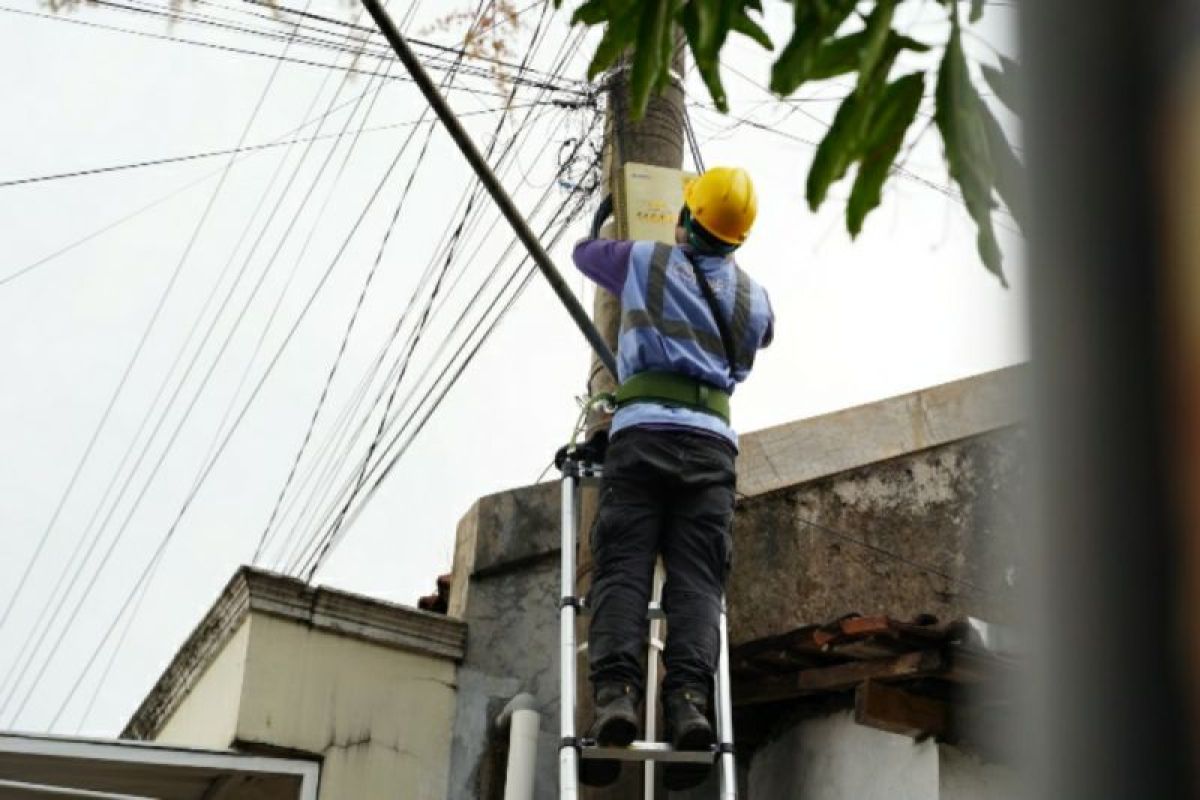 PLN Icon Plus rapikan kabel FO, jaga keandalan jaringan telekomunikasi