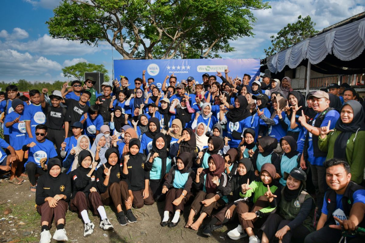 Pemkot Lombok Timur gencarkan tanam mangrove di Pantai Tanjung Luar