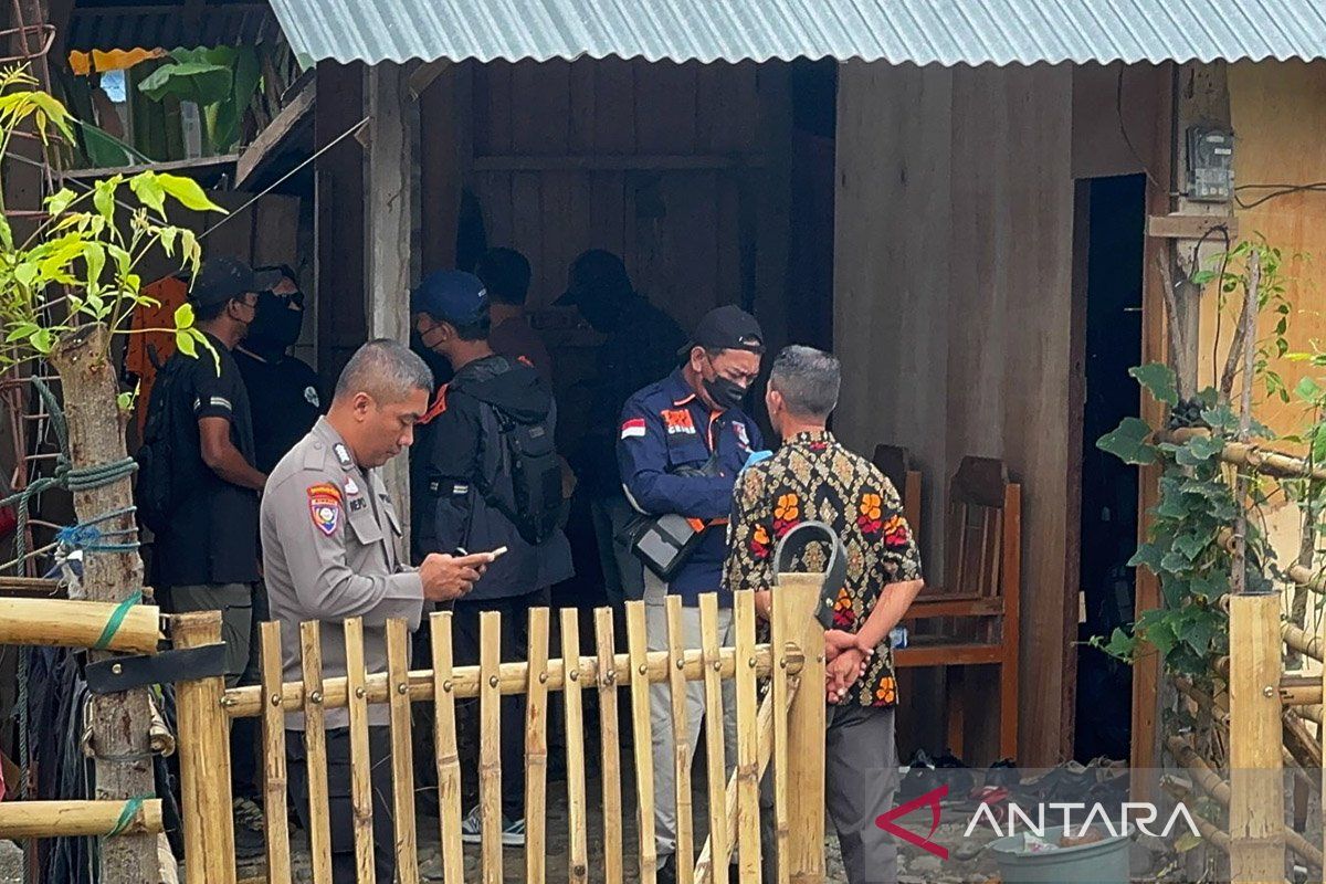 Densus 88 ungkap peran tiga terduga teroris jaringan Mujahidin Indonesia Timur