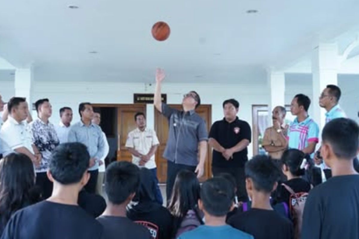 Pj Bupati M Farid lepas Tim Basket Putri U-16 "Tiger Speed" Banyuasin